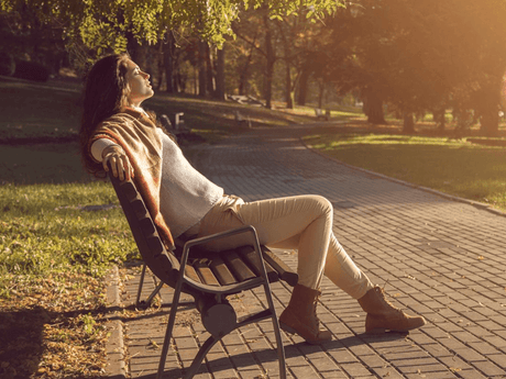 ¿Qué hora es recomendable para tomar el sol y absorber vitamina D?