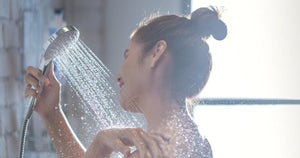 Bañarse con agua fría tiene beneficios para la salud