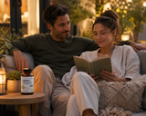 Pareja en momento de relajación con Chill Pill + Ashwagandha Futurebiotics para bienestar emocional